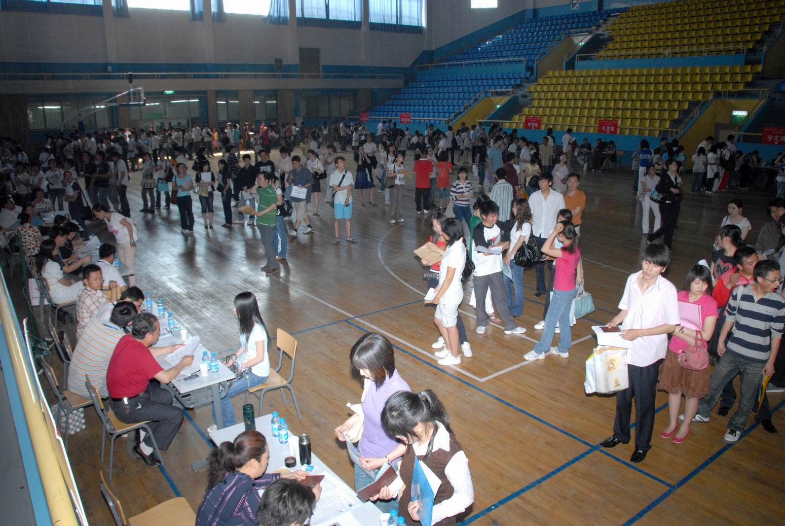 大兴招聘会_探访大兴专场招聘会 告别 三合一 搬出隐患房 他们这样找工作(4)