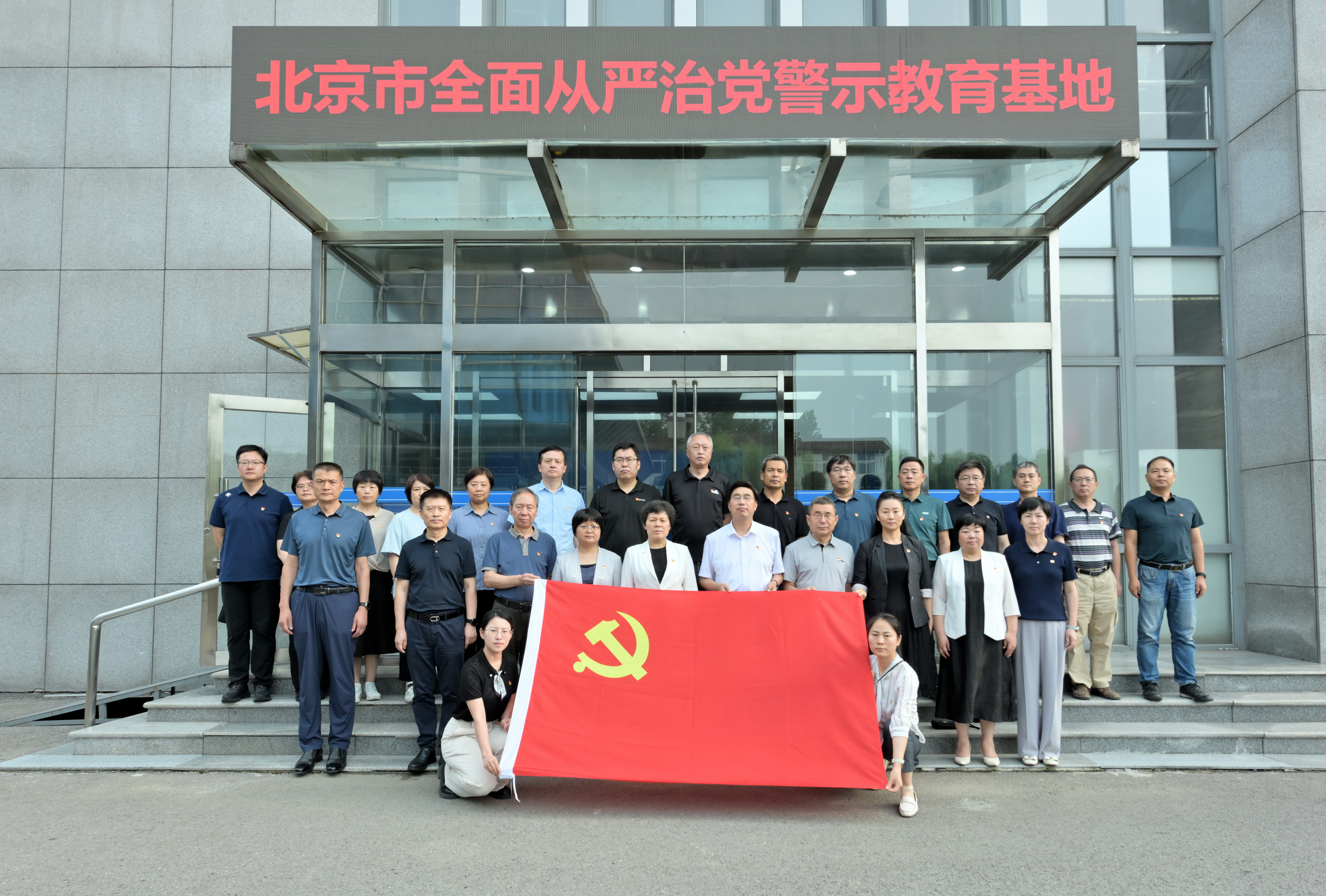 ab67335b6052e8e71bc7232b485d38c.jpg