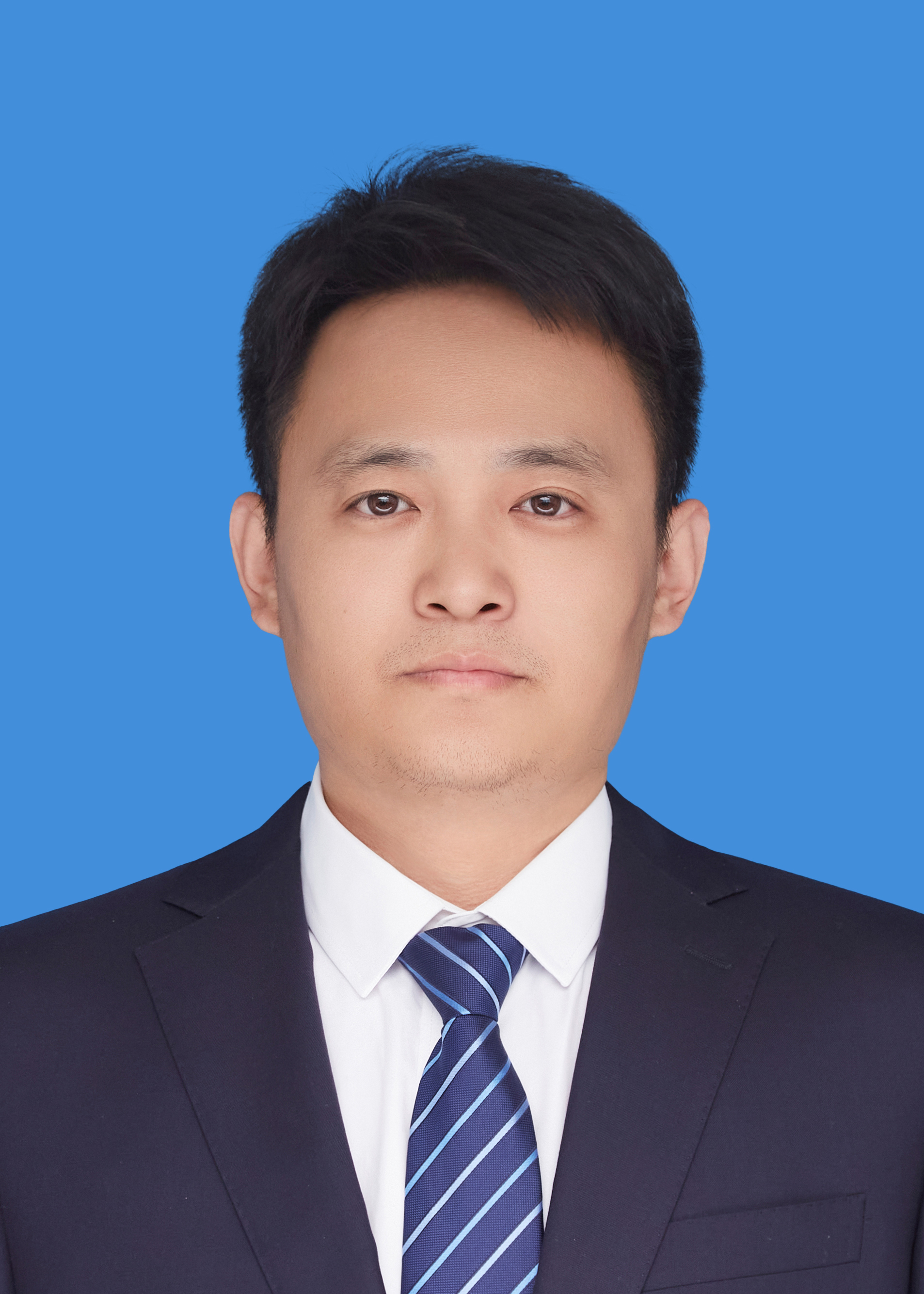 张继信个人证件照.jpg