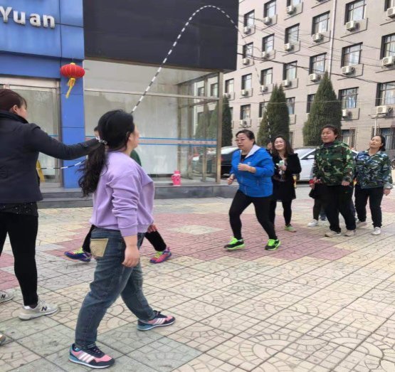 D:\石\数码照片\2019年\三八节女职工跳绳比赛\微信图片_20190308164019.jpg