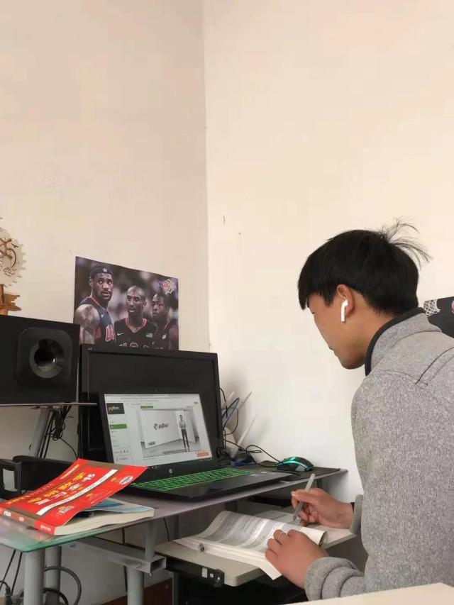 数理系 黄烁.jpg