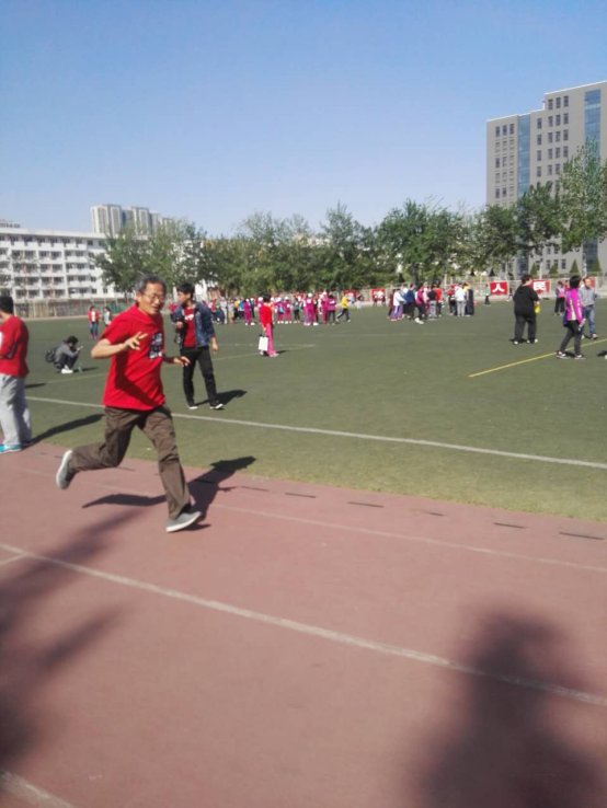 H:\新加卷\J盘文件\2011-10-8\yangyf\图片\2017\运动会\微信图片_20170420105412.jpg