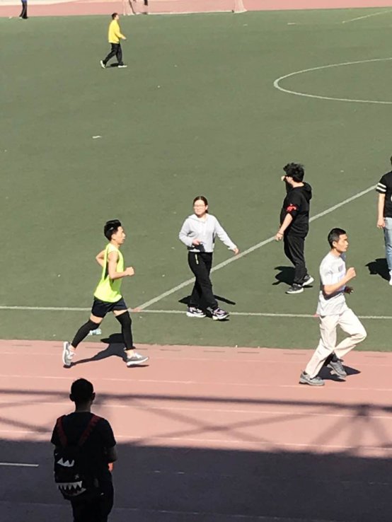 H:\新加卷\J盘文件\2011-10-8\yangyf\图片\2017\运动会\微信图片_20170420105347.jpg